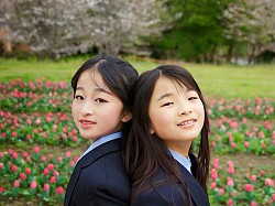 【とこはちゃん・かやちゃん】初撮影で緊張していた妹を、姉がサポート！姉の優しい一面と、次第に心開いてくれる妹の姿を写真動画で撮らせていただきました！
