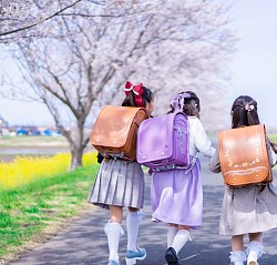 【あいなちゃん・ひめのちゃん・ゆめちゃん】「入学の前撮り」は今や常識！お友達同士で撮影しながら、小学校生活に期待を膨らませるドキドキ感を撮影させていただきました！